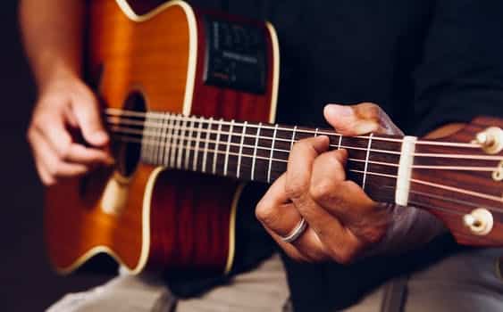 How to Buy an Acoustic Guitar